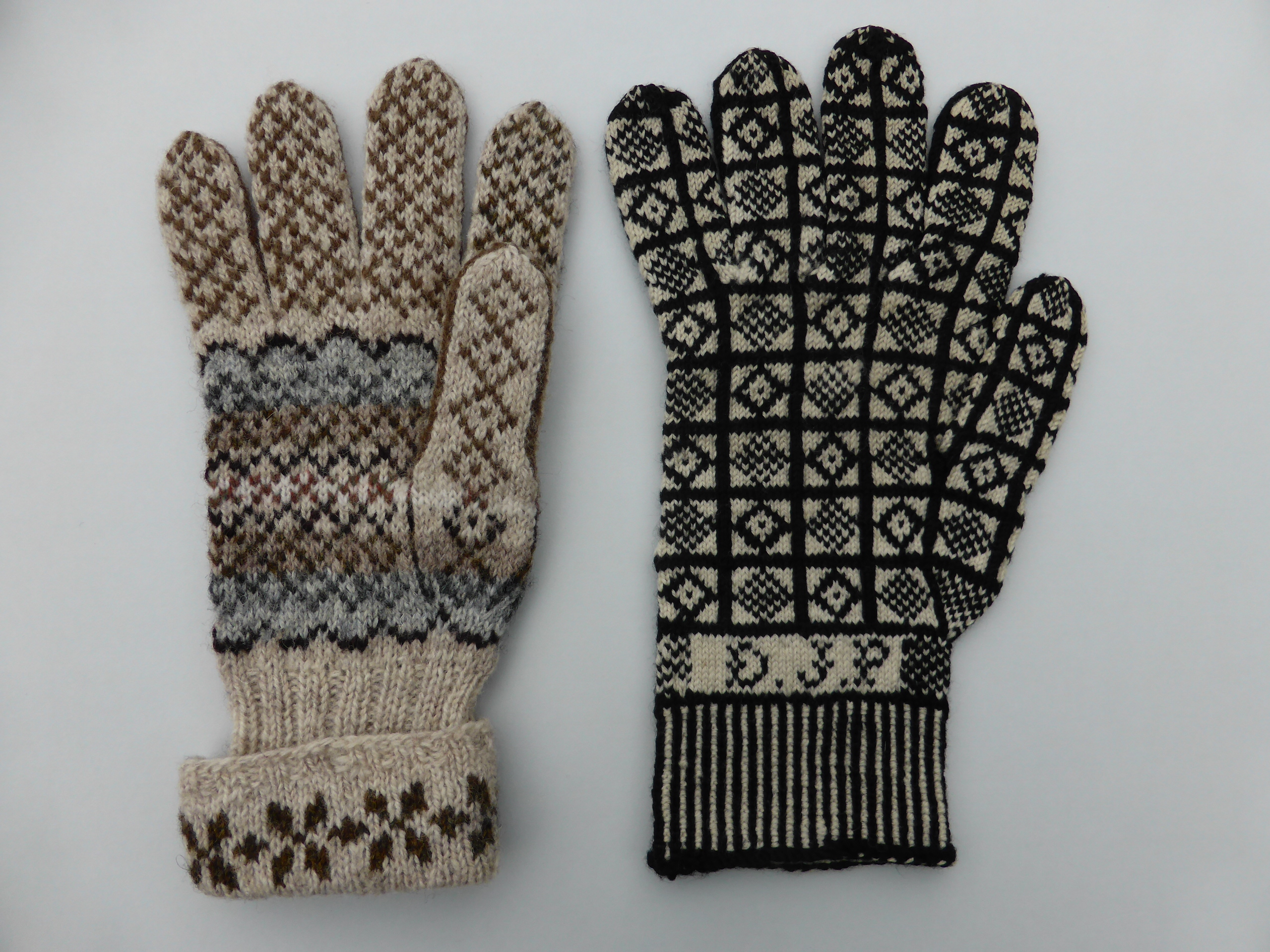 Shetland glove with Sanquhar glove, palms. [Sanquhar glove, collection of KCG, UK. Shetland glove, collection of Angharad Thomas].  (Photo: Angharad Thomas)